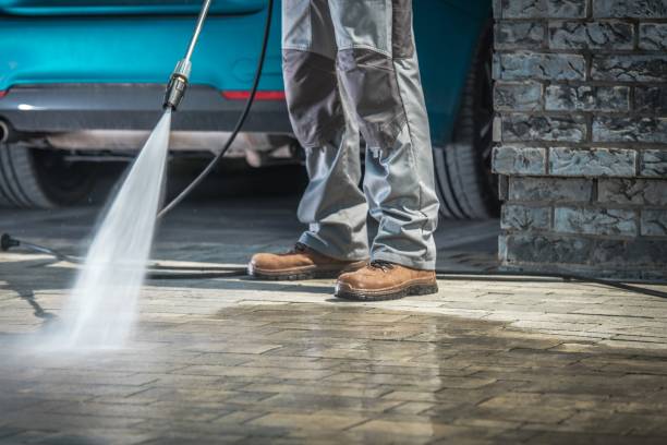 Best Pool Deck Cleaning  in Clinton, MO